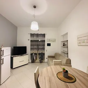  Appartamento La Casa Di Alice è Un Bilocale Luminoso E Felice